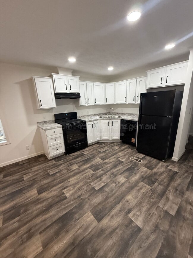 Photo - 18 Abbott St Unit 1