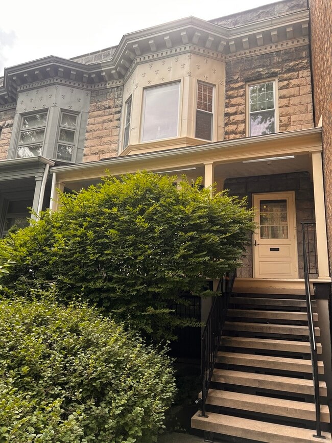 Building Photo - 5714 S Kimbark Ave Rental