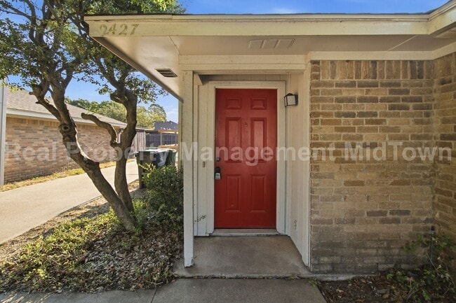 2427 Indigo Ln