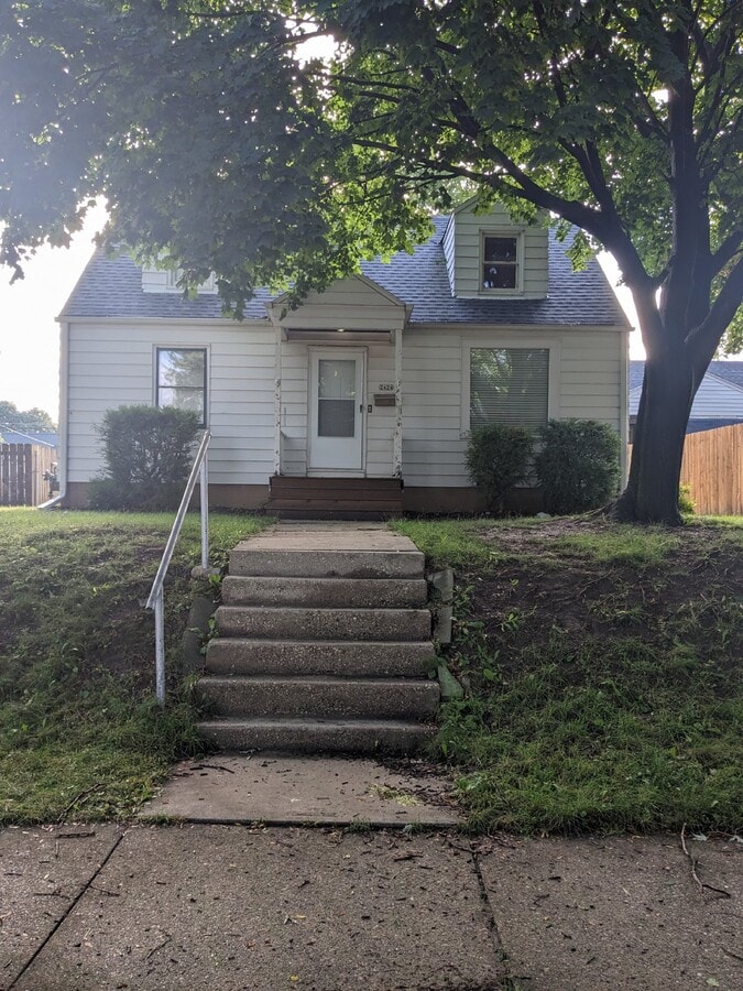 Photo - 2424 S 66th St