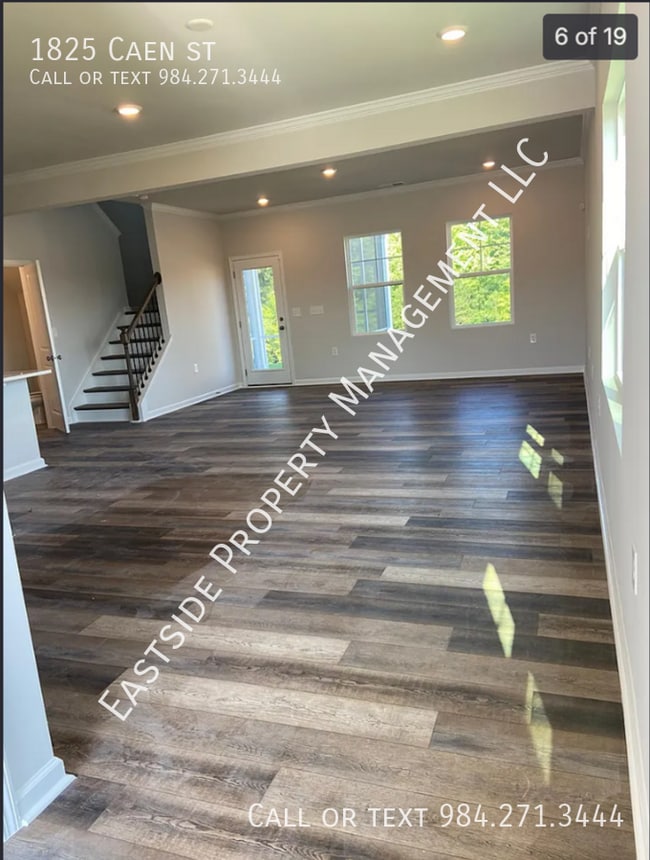 Photo - 1825 Caen St