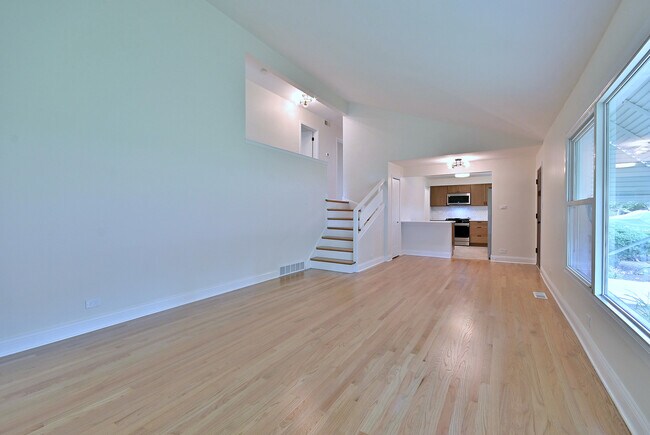 Photo - 6750 N Kostner Ave