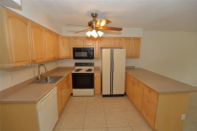 Photo - 1120 102nd St Unidad 6