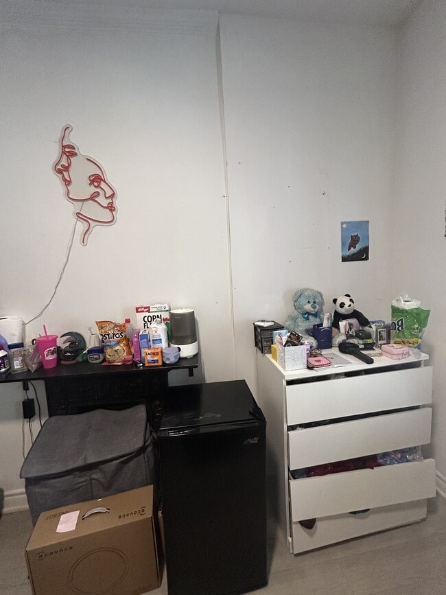 Photo - 1267 King St W Unit Room E (Lower)