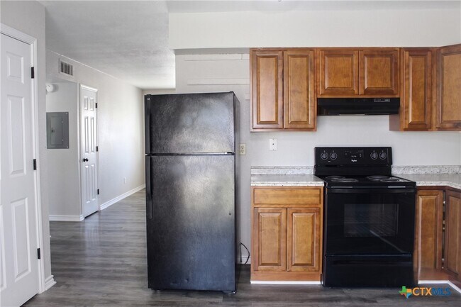 Photo - 2102 Hunt Dr