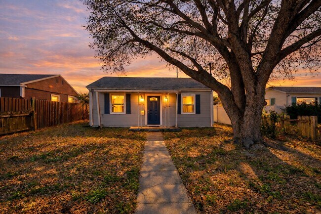 Building Photo - 5408 5th Ave N Unit A