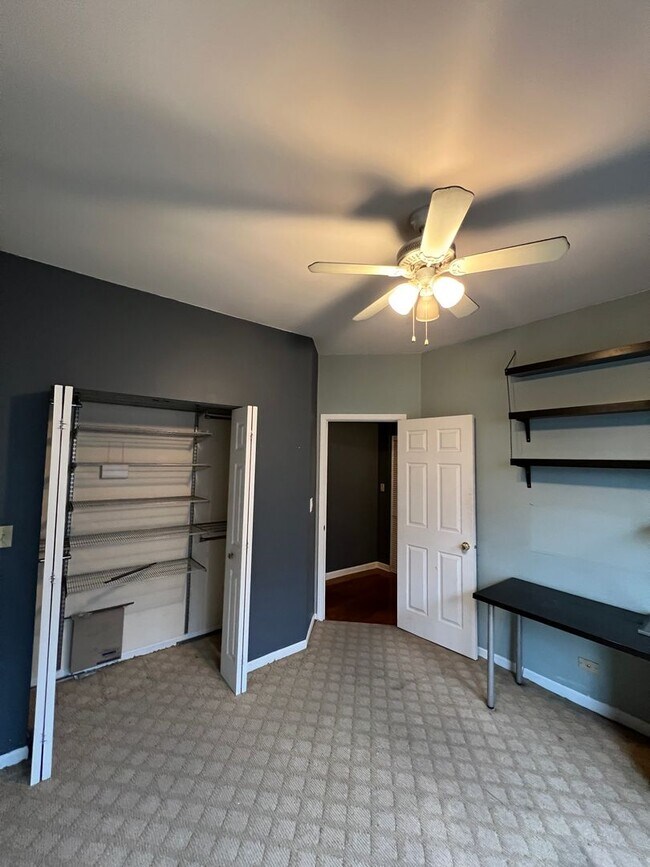 Photo - 368 E 58th St Unidad 3