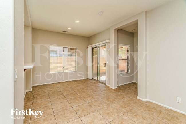 Photo - 931 W Oak Tree Ln