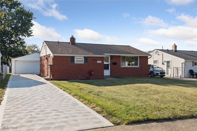 Photo - 6470 Sandfield Dr