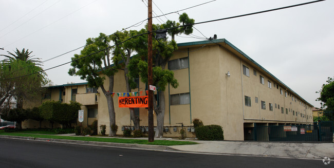 Building Photo - Malden Apartments
