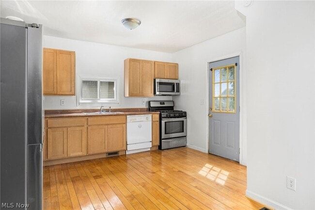Photo - 918 Raymond Ave