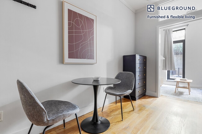 Photo - 515 W 47th St Unidad FL1-ID2062