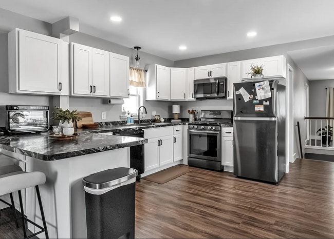 Photo - 7731 Seneca St Unit 7731 Street