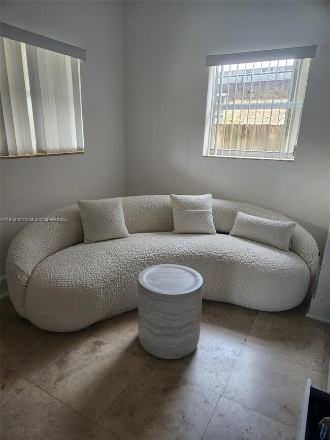 Photo - 6125 SW 63rd Terrace Unidad 2