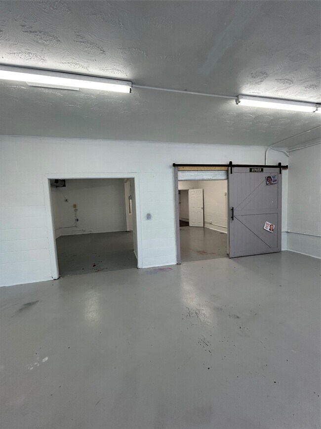 Photo - 1804 N Main St