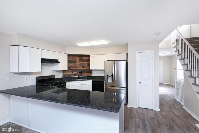 Photo - 200 Dylan Dr