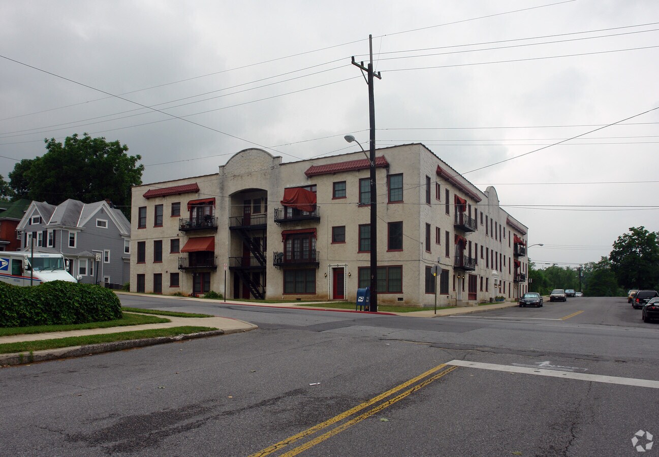 Moller Apartments - Moller Apartments