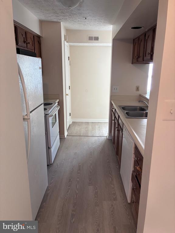 Photo - 1412 Greenbriar Cir