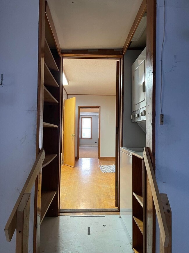 Photo - 550 E King St