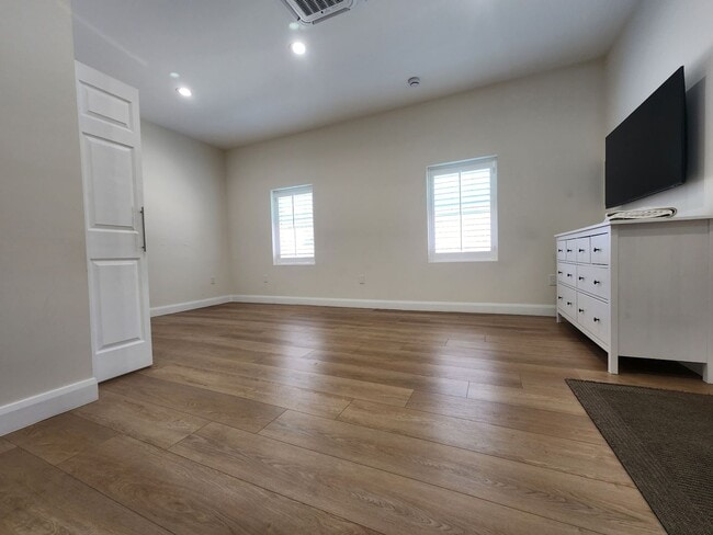 Photo - 10458 Brooke Ave