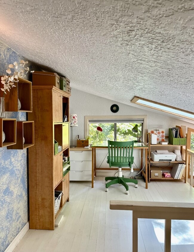 Photo - 654 Redwood Rd