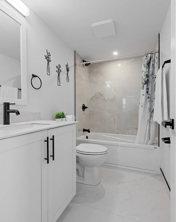 Photo - 263 Currell Av