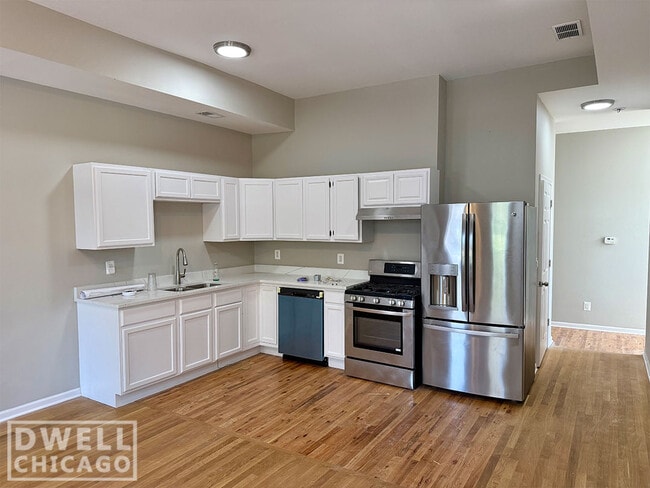 Building Photo - 1013 W 19th St Unit 2 Rental