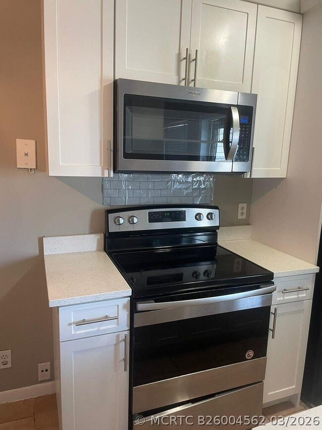 Photo - 702 N L St Unit 13