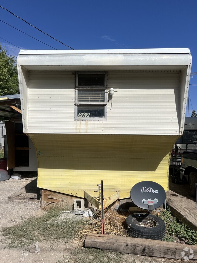 Building Photo - 282 Gladstone St Rental