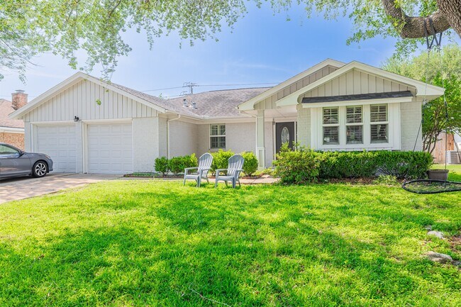 Photo - 14127 Woodthorpe Ln