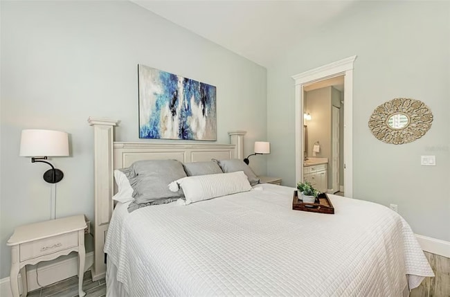 Photo - 701 21st St W