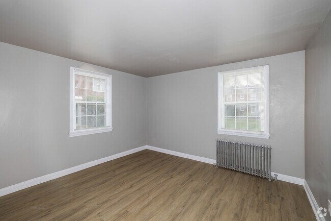 2BR, 1BA - 629SF - Primary Bedroom - Welcome to Red Oak Apartments in Hamilton, New Jersey.