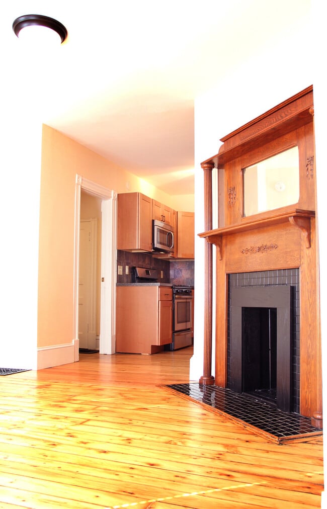 Building Photo - 206 N Winooski Ave Unit APT A