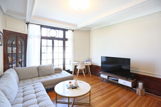 Photo - 1538 Green St Unit #4