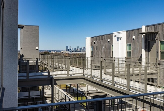 Photo - 1806 Clubview Ave