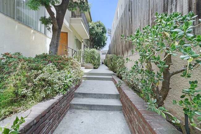 Photo - 1236 McClellan Dr Unit 3