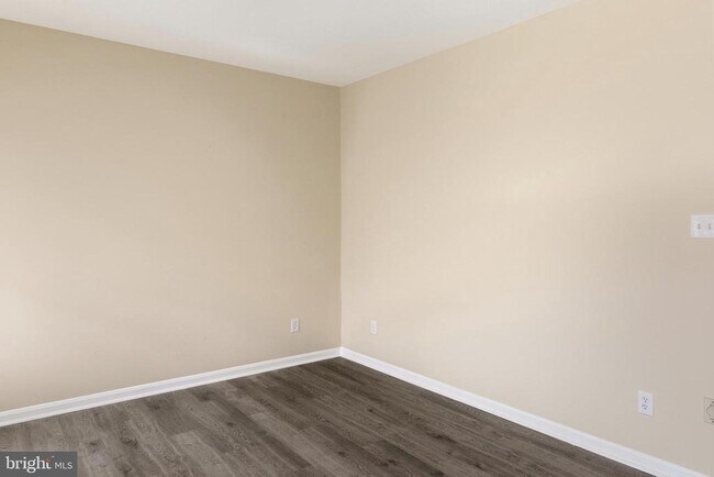 Photo - 4704 Denview Way