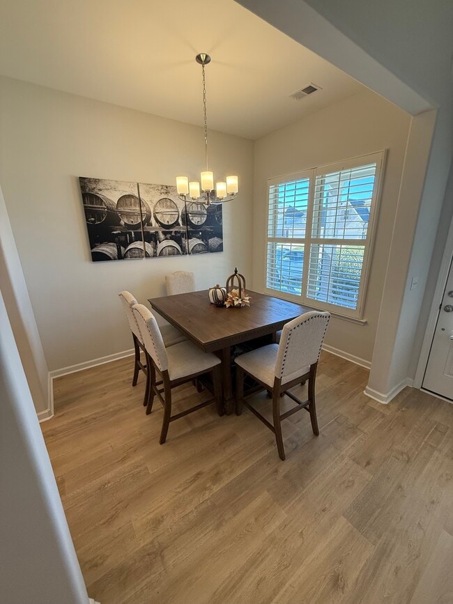 Photo - 430 Maple St