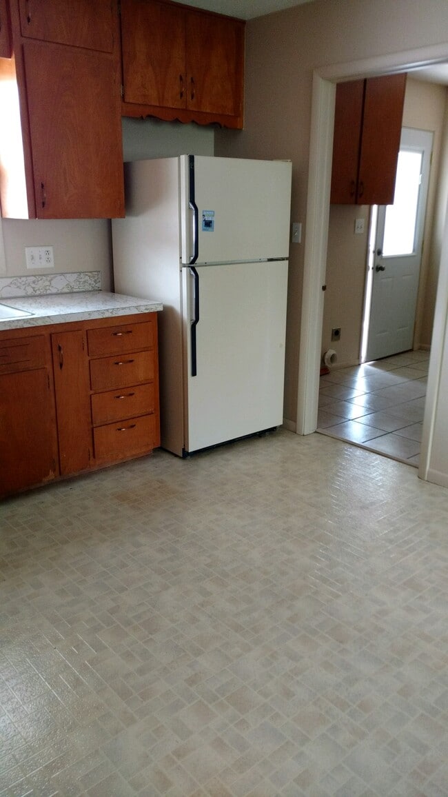 Building Photo - 314 W Philip Ave Unit 3