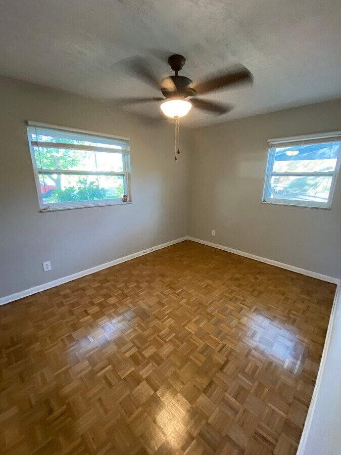 Photo - 8231 Newport Rd