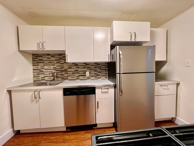 Photo - Spacious 1BR apartment with office/ 2nd bedroom. Unit Floor 2