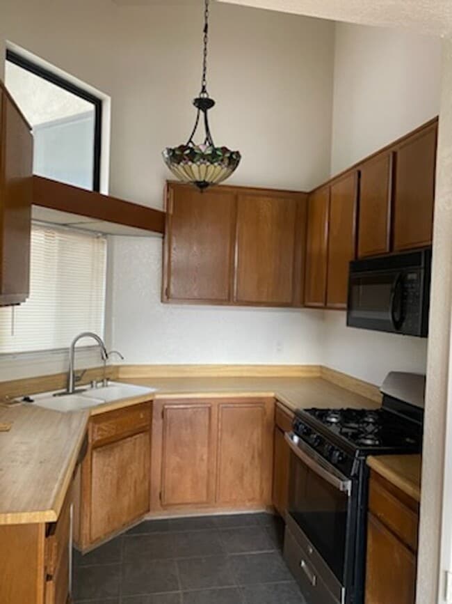 Photo - Beautiful 2 Bed 2 Bath condo in Pomona
