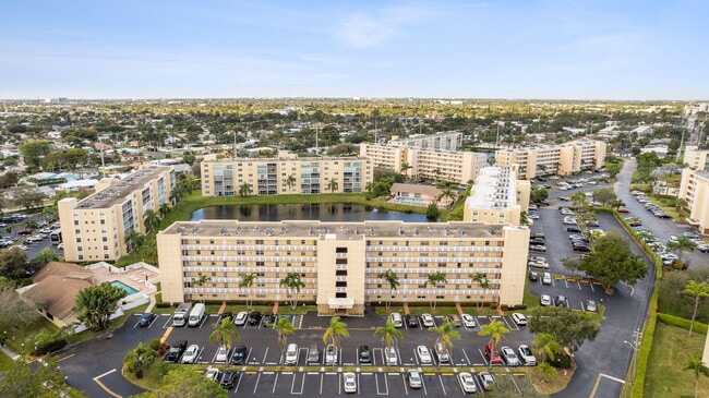 Photo - 200 SE 5th Ave Unidad 406