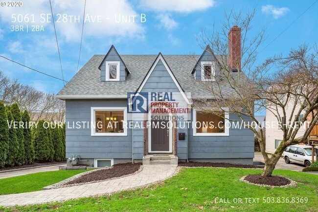 Building Photo - 5061 SE 28th Ave Unit B