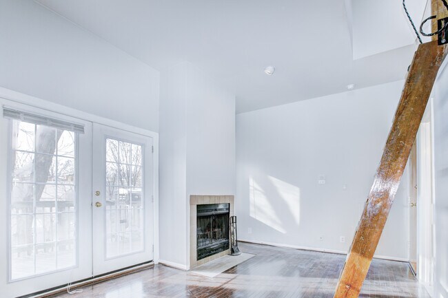 614 Elliott St NE Unit 2C