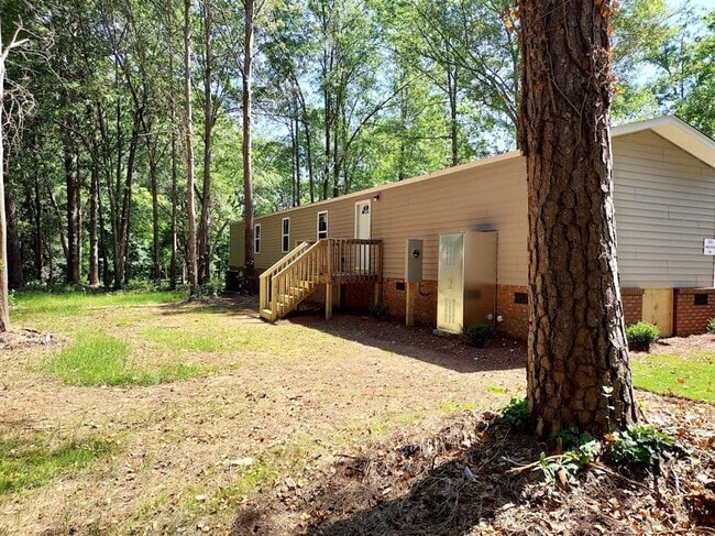 Photo - 3 Bedroom Mobile Home in Pelzer SC