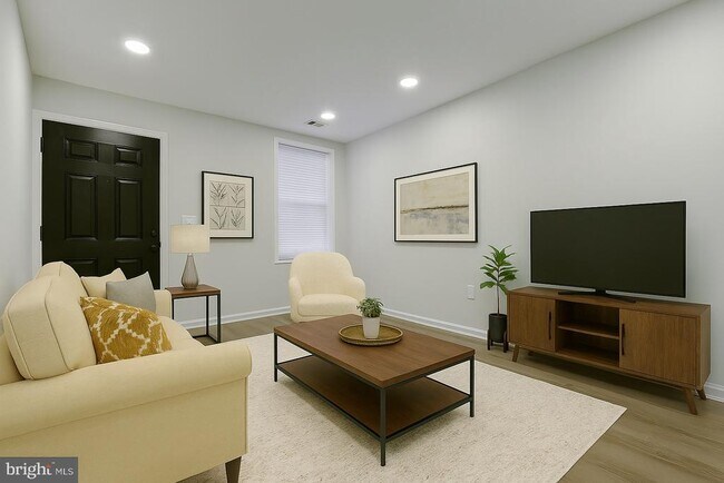 Building Photo - 1110 W Lombard St Rental
