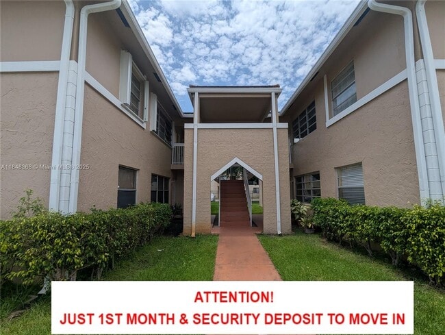 Building Photo - 10172 Twin Lakes Dr Unit 13-E Rental