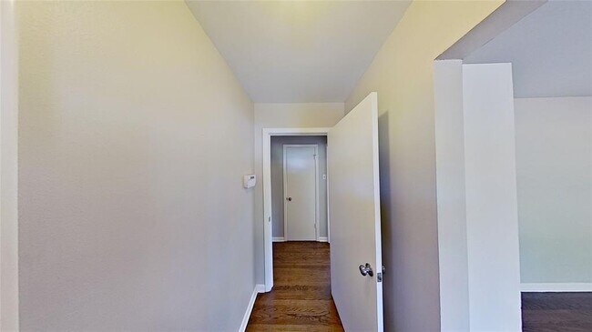 Photo - 841 Hillside Dr