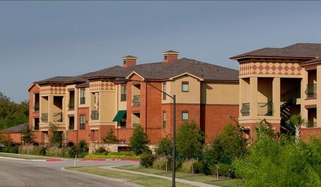 Photo - 650 Leora Ln Unidad b4